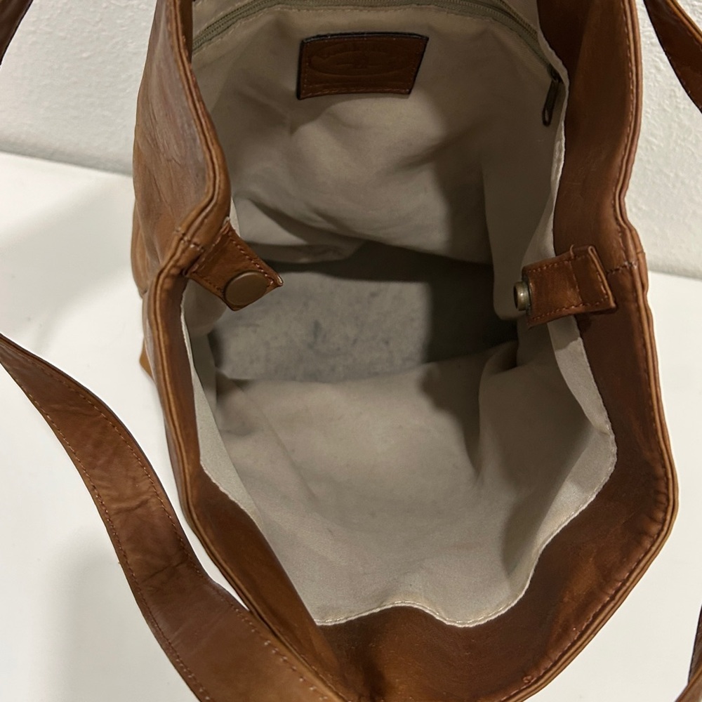 Boulder Ridge Chestnut Leather Backpack - Picture 10 of 14